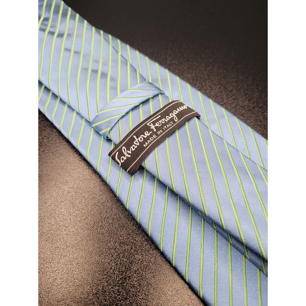 Salvatore Ferragamo Men's Necktie Blue Green Striped Silk 3.5x60 Excellent